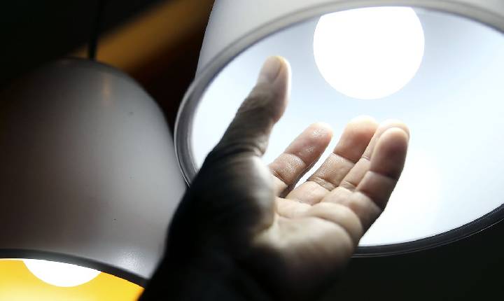 Aneel aprova R$ 5,5 bi para reduzir conta de luz em 22 distribuidoras