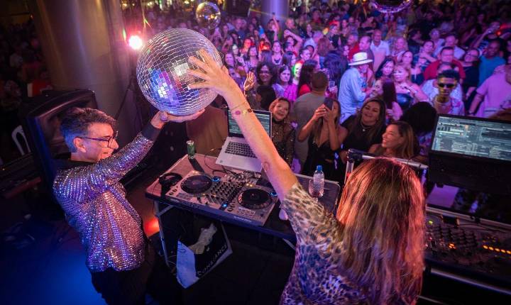 ASSUSTADO 'BREGA & CHIQUE