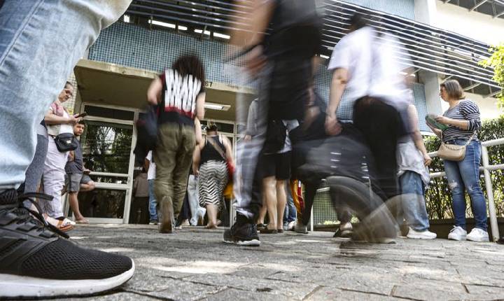 Entenda como é calculada a nota das provas objetivas do Enem 2025