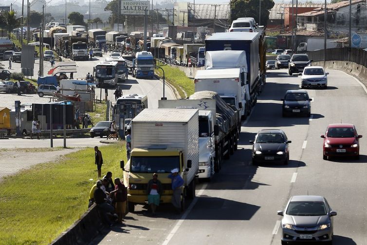 .Dia Nacional do Caminhoneiro lembra importância da categoria 