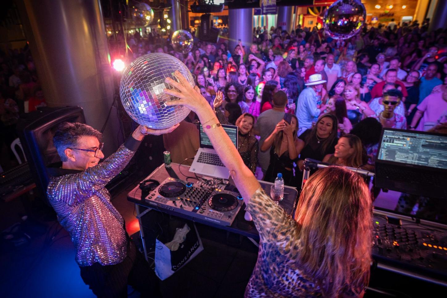 ASSUSTADO 'BREGA & CHIQUE