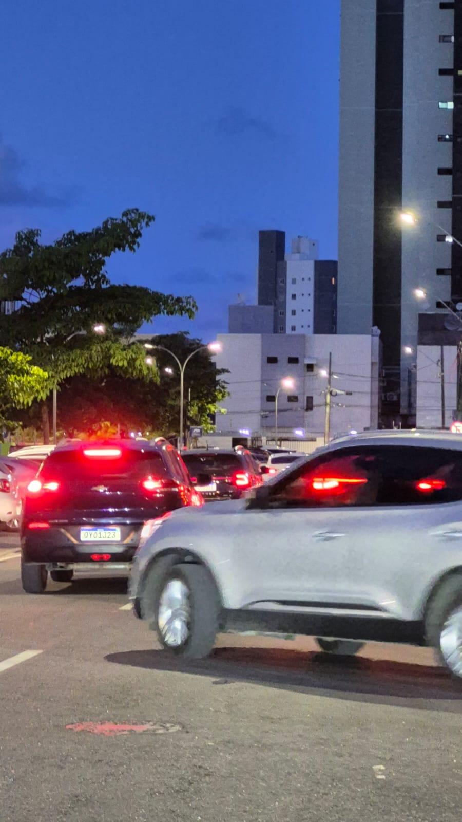 MORADORES PEDEM REVERSÃO DE MUDANÇAS DO TRÂNSITO IMPLEMENTADAS NO JARDIM OCEANIA  