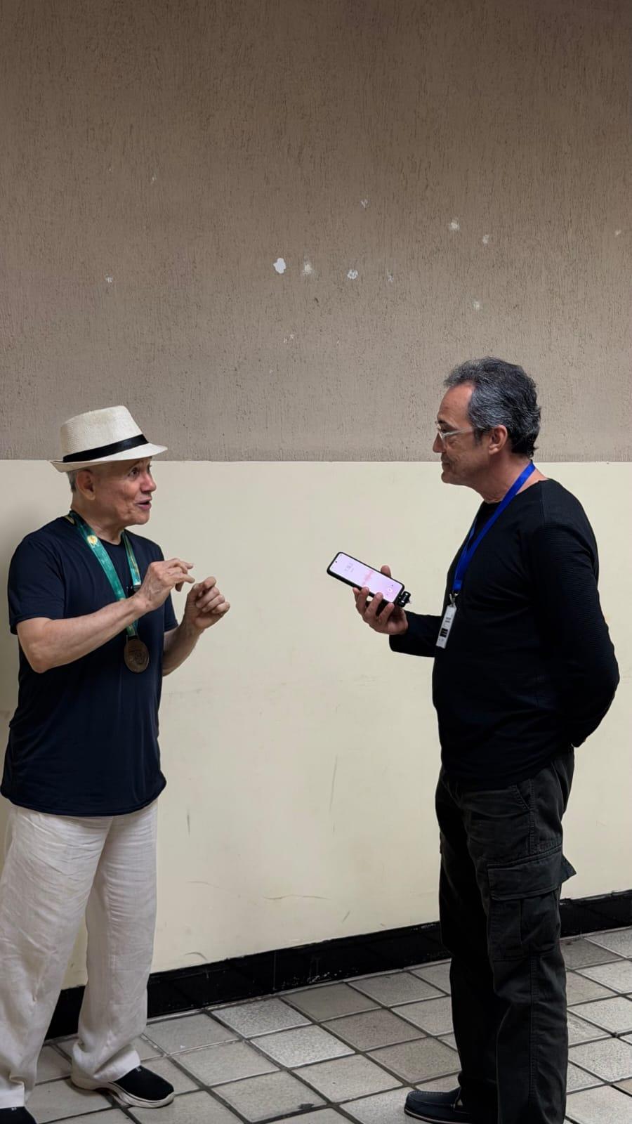 Antônio Nóbrega em entrevista ao repórter Rosildo Brito, em Campina Grande