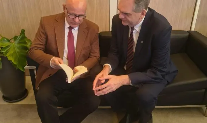 JUIZ ADHAILTON LACET PORTO LANÇA LIVRO DE CRÔNICAS NESTA 5ª EM JOÃO PESSOA